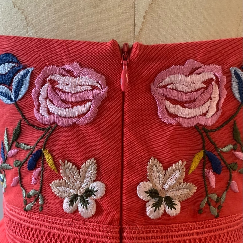French Connection Red Genoa Embroidered Bodice In Azalea Dress Women’s Size 2 - Picture 7 of 13